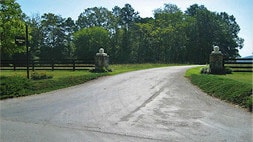 Rose Hauling Landscaping Supply in Barboursville